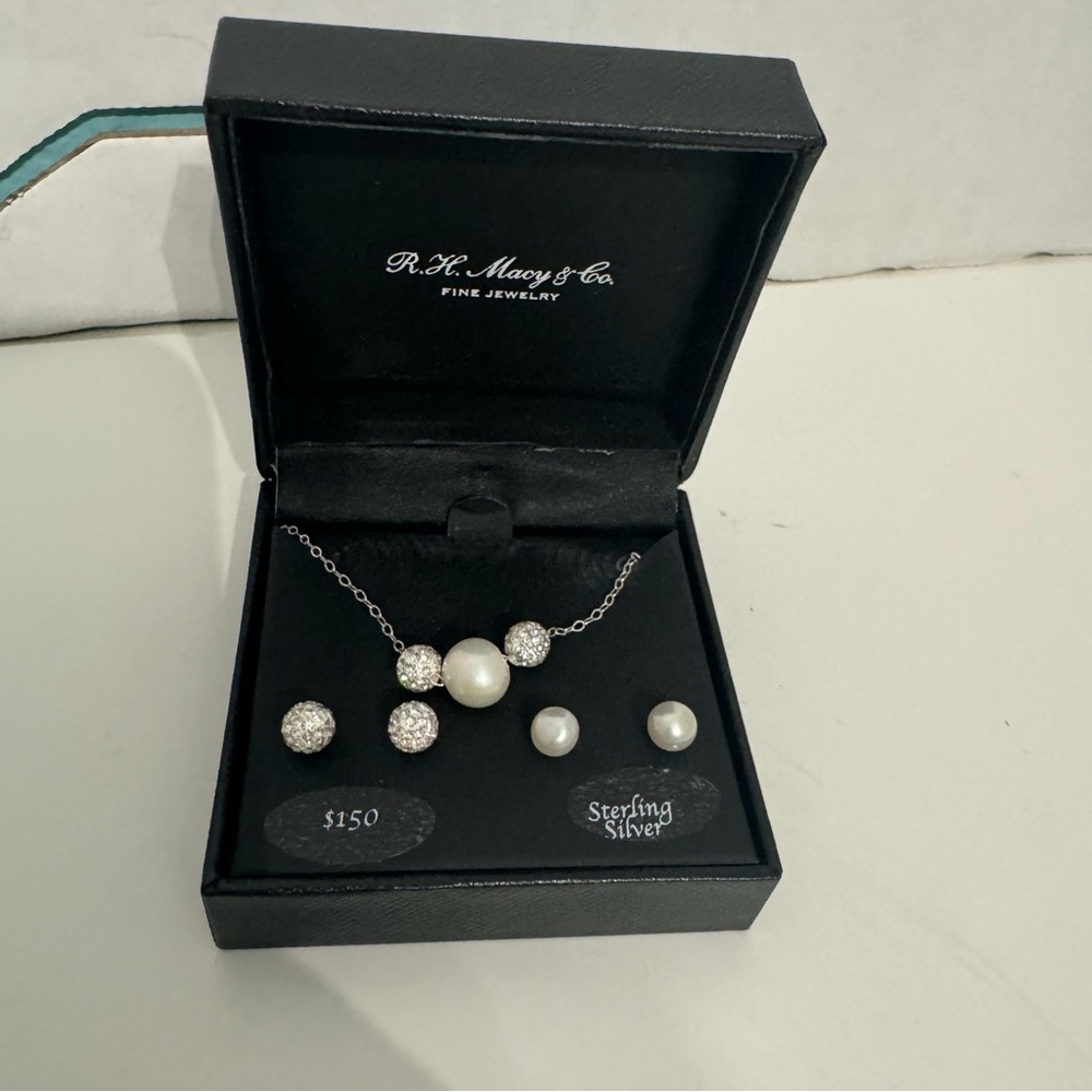 Macy & Co Sterling Silver Pearl Jewelry Set
